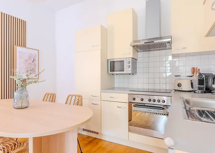 Hakuna Scandinaviansuite - Center - Free Parking *