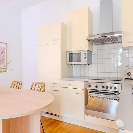 Hakuna Scandinaviansuite - Center - Free Parking *